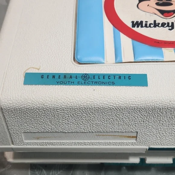 Mickey Mouse Record Player - Picture 6 of 8